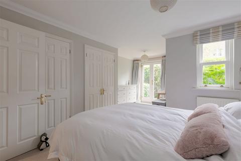2 bedroom apartment for sale, Sells Close, Guildford, GU1