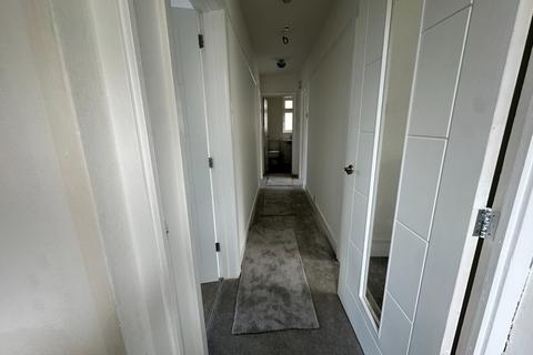 2 bedroom apartment to rent, Runton Road, Poole BH12