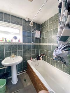 9 Howden Gardens, Leeds, LS6 1SH