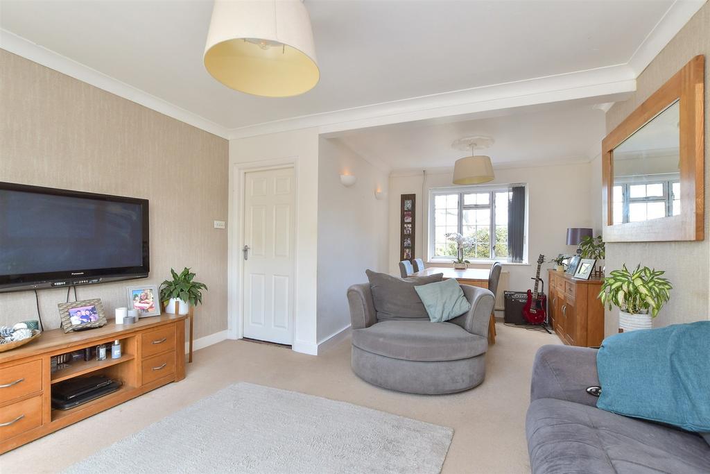 Lounge/ Dining Room