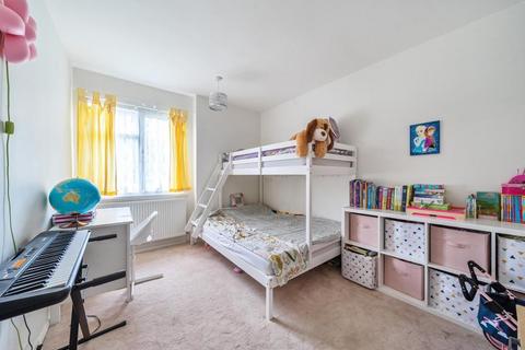 2 bedroom flat for sale, Hatch End,  Middlesex,  HA5