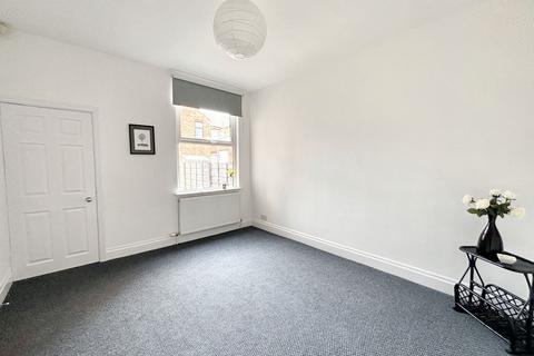 2 bedroom terraced house to rent, Eccles, Manchester M30