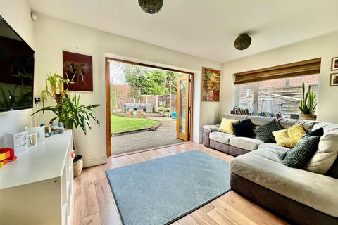 11 Garth End, Collingham, Wetherby, LS22 5BH