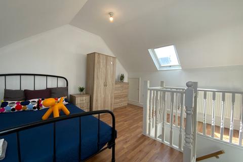 1 bedroom property to rent, Hughenden Road, High Wycombe, HP13