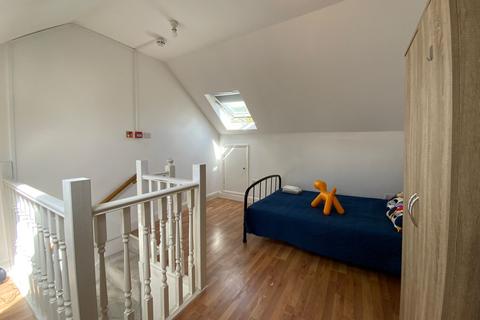 1 bedroom property to rent, Hughenden Road, High Wycombe, HP13
