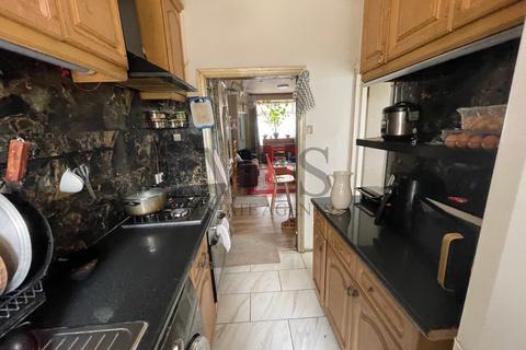 2 bedroom bungalow for sale, Balfour Road, Southall, UB2