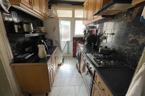 2 bedroom bungalow for sale, Balfour Road, Southall, UB2