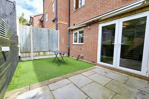 4 bedroom townhouse to rent, Etchingham Drive, St. Leonards-on-Sea, TN38