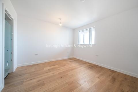 2 bedroom apartment to rent, 159 Commonside East Mitcham CR4