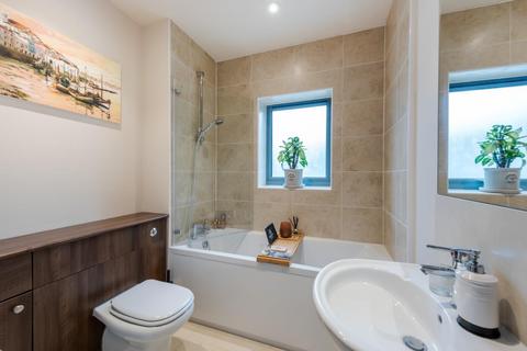 3 bedroom flat for sale, Corben Mews, London SW8