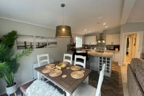 2 bedroom lodge for sale, Two Bed Prestige Plantation House 2023 (40x20) Hill of Oaks Caravan and Lodge Park, Windermere LA23