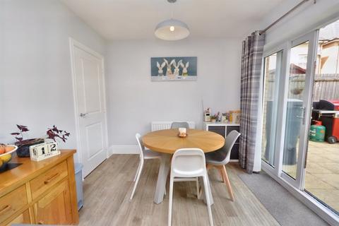 4 bedroom end of terrace house for sale, Wilton