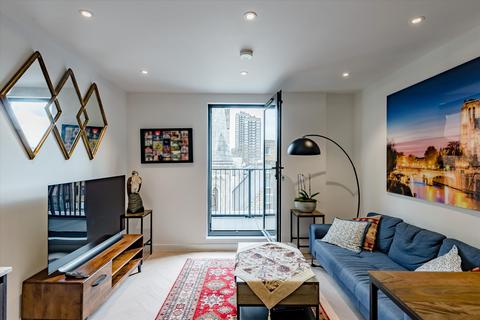 2 bedroom flat to rent, Eastlight Apartments, Dock Street, London, E1