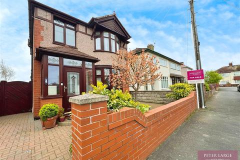 3 bedroom detached house for sale, Patagonia Ave, Rhyl, Denbighshire LL18 4RT
