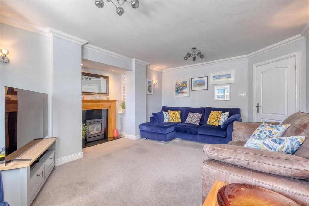 Julian Close, Catshill, Bromsgrove, B61 0LH 4 bed detached house for sale £525,000