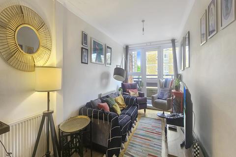 3 bedroom apartment to rent, Ollerton Green, London, E3 2LB