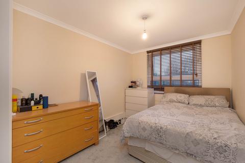3 bedroom flat for sale, Barleycorn Way, E14