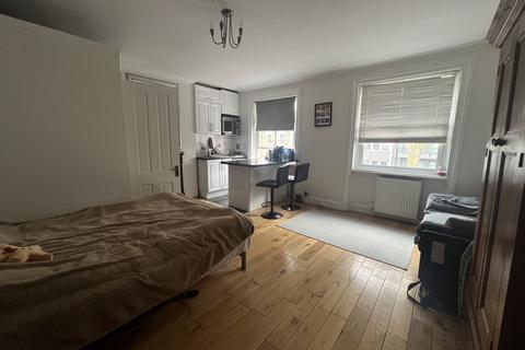 Studio to rent, Chiswick High Road, London W4
