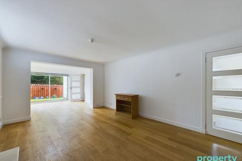 3 bedroom bungalow to rent, Pitcairn Crescent, East Kilbride, South Lanarkshire, G75