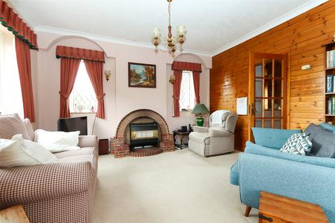 4 bedroom bungalow for sale, Greenbury Close, Chorleywood, Rickmansworth, Hertfordshire, WD3
