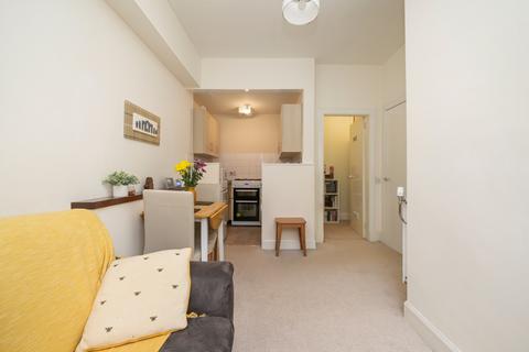 1 bedroom flat for sale,  8/12 Wardlaw Place, Edinburgh EH11