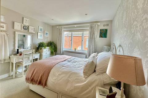 1 bedroom apartment for sale, Kings Road, Lymington, Hampshire, SO41