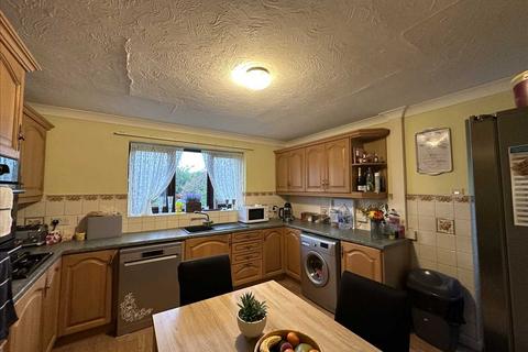 3 bedroom detached bungalow for sale, Newport Drive, Scunthorpe DN15