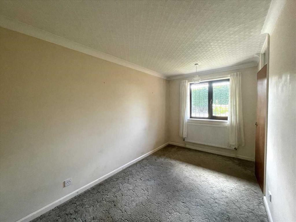 Double  bedroom 2: