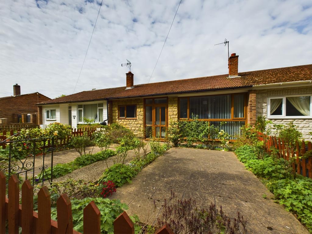 New Road, Tadley, RG26 2 bed bungalow for sale £300,000