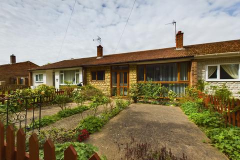 2 bedroom bungalow for sale, New Road, Tadley, RG26