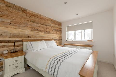 31 Clippens Drive, Edinburgh, EH17 8TU