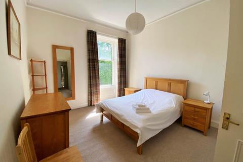 4 bedroom flat to rent, Hillside Street, Edinburgh,