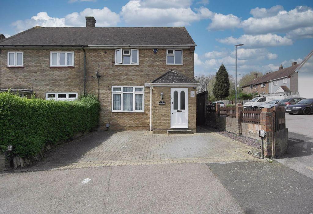 Daventry Road, Romford, Essex 3 bed semidetached house for sale £400,000