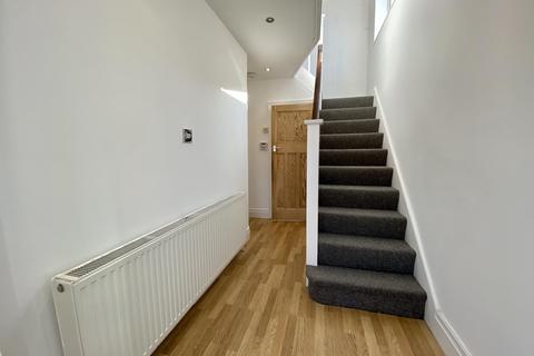 3 bedroom semi-detached house to rent, Henconner Crescent, Chapel Allerton, Leeds, West Yorkshire, LS7