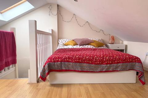 2 bedroom flat to rent, Bournevale Road, Streatham, London