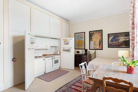 Studio for sale, London SW7