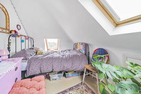 2 bedroom flat for sale, Sunbury-on-Thames,  Surrey,  TW16