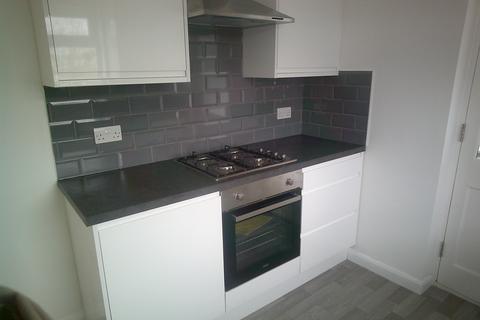 2 bedroom flat to rent, Cherry Tree Lane, Rainham RM13