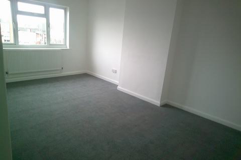 2 bedroom flat to rent, Cherry Tree Lane, Rainham RM13