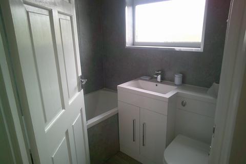 2 bedroom flat to rent, Cherry Tree Lane, Rainham RM13