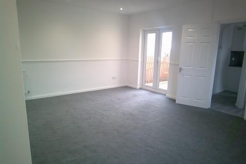 2 bedroom flat to rent, Cherry Tree Lane, Rainham RM13