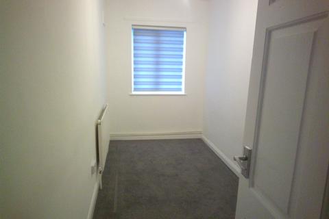 2 bedroom flat to rent, Cherry Tree Lane, Rainham RM13