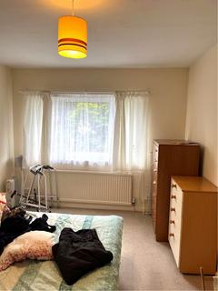 25 Burdale Drive, Salford, M6 8AE