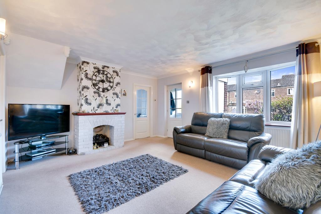 Boleyn Way, Boreham 4 bed link detached house for sale £450,000