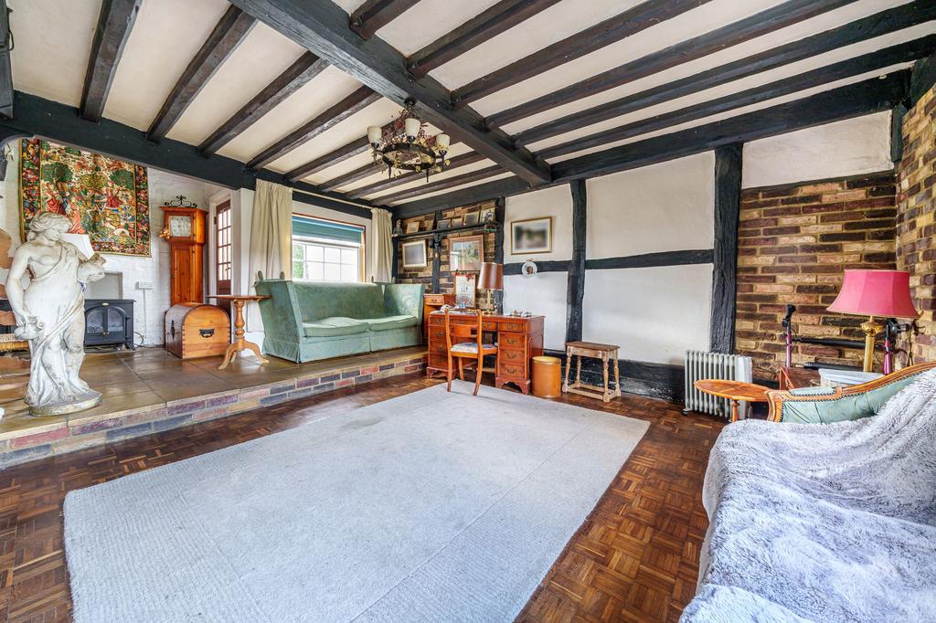 Crawley Road, Horsham, RH12 2 bed terraced house for sale £385,000