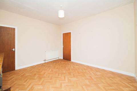 8 Glendevon Park, Edinburgh, EH12 5XB