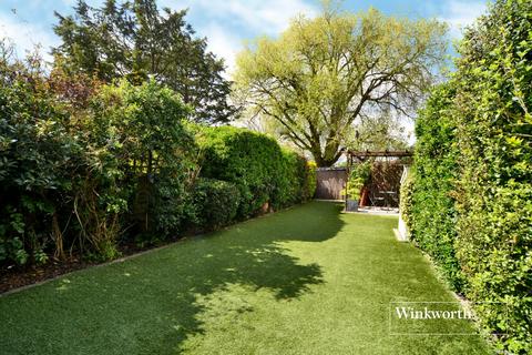 105 Lindsay Road, Worcester Park, KT4 8LF