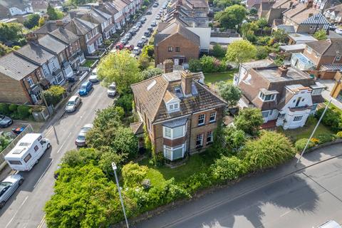 5 bedroom detached house for sale, St. Peters Park Road, Broadstairs, CT10