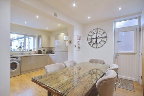 2 bedroom end of terrace house for sale, Exley Gardens, Halifax HX3