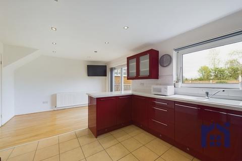 70 Canberra Road, Leyland, PR25 3ET